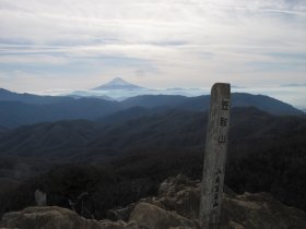 笠取山西峰